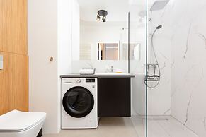 Atrium Promenada Apartment by Renters