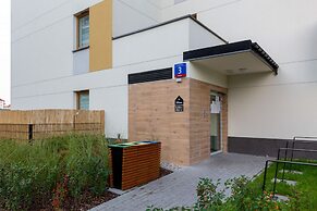 Atrium Promenada Apartment by Renters