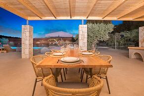 Villa Chriselia - 3 Bedrooms With Sea Access