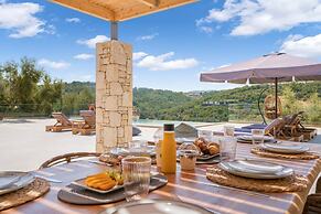 Villa Chriselia - 3 Bedrooms With Sea Access