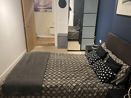 Charming 2-bed Apartment in Bow, London