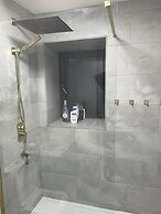 Charming 2-bed Apartment in Bow, London