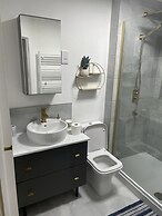 Charming 2-bed Apartment in Bow, London