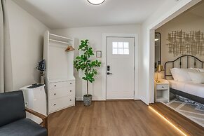 Charming Chandler Retreat w/ Furnished Patio!