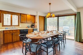 Pennsylvania Escape w/ Hot Tub, Deck, & Fire Pit!