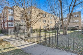 Chicago Vacation Rental Condo: 11 Mi to Downtown