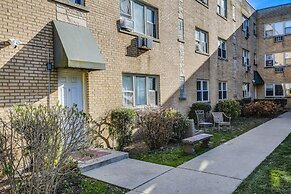 Chicago Vacation Rental Condo: 11 Mi to Downtown