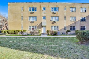 Chicago Vacation Rental Condo: 11 Mi to Downtown