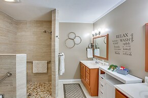 Cozy Michigan Retreat Near Sleeping Bear Dunes!