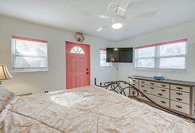 Jacksonville Beach Townhome: Steps to the Sand!