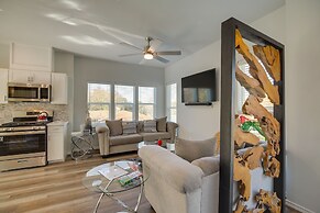 South Houston Townhome w/ Patio & Gas Grill!