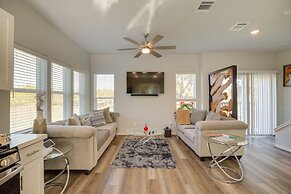 South Houston Townhome w/ Patio & Gas Grill!