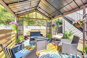 South Houston Townhome w/ Patio & Gas Grill!