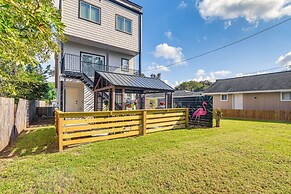 South Houston Townhome w/ Patio & Gas Grill!