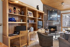 Snowmass View Private Townhome With Ski-in/ Ski-out by The Woodrun V T