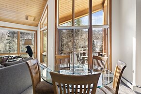 Snowmass View Private Townhome With Ski-in/ Ski-out by The Woodrun V T