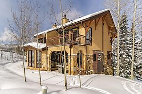 Ski-in/ski-out Luxury Townhome With Stunning Views 3 Bedroom Townhouse