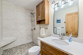 Vp105 Village Point 3br 3ba 3 Bedroom Condo by RedAwning