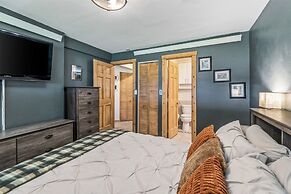 Vp105 Village Point 3br 3ba 3 Bedroom Condo by RedAwning