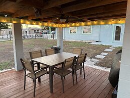 Flamingo Bay Cottage 3 Bedroom Cottage by RedAwning