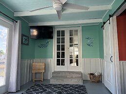 Flamingo Bay Cottage 3 Bedroom Cottage by RedAwning
