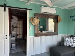 Flamingo Bay Cottage 3 Bedroom Cottage by RedAwning