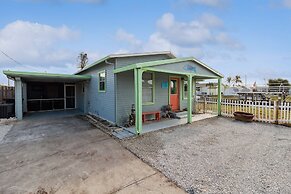 Flamingo Bay Cottage 3 Bedroom Cottage by RedAwning