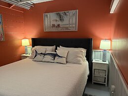 Flamingo Bay Cottage 3 Bedroom Cottage by RedAwning