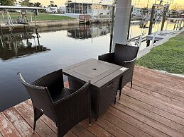 Flamingo Bay Cottage 3 Bedroom Cottage by RedAwning