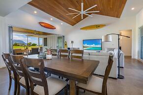 Kauai Tradewinds 4 Bedroom Home by RedAwning
