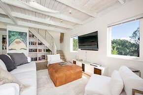 Touch Of Class Cottage 2 Bedroom Home