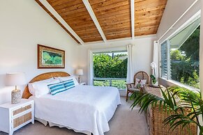 Hanalei Hideaway 2 Bedroom Home by RedAwning