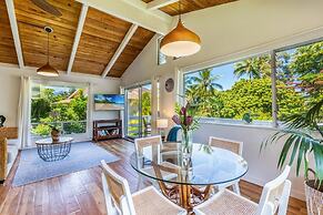 Hanalei Hideaway 2 Bedroom Home by RedAwning
