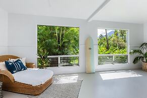 Hanalei Hideaway 2 Bedroom Home by RedAwning
