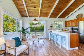 Hanalei Hideaway 2 Bedroom Home by RedAwning
