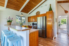 Hanalei Hideaway 2 Bedroom Home by RedAwning