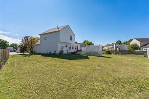 Tranquil Pet Friendly Retreat 3 Bedroom Residence by Estephanie Valdez