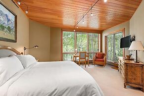 Convenient Townhome With Ski Access And Snowmass View by The Woodrun V