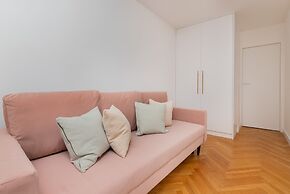 Pastel Apartment in Gdynia by Renters