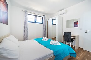 Deluxe Villa Laura 0a