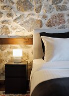 Parnassus Woodstone Chalet