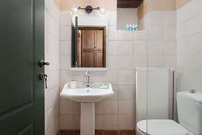 Parnassus Woodstone Chalet