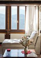 Parnassus Woodstone Chalet