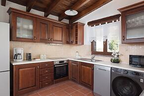 Parnassus Woodstone Chalet