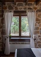 Parnassus Woodstone Chalet