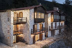 Parnassus Woodstone Chalet