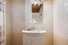 Parnassus Woodstone Chalet