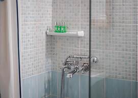 Parnassus Woodstone Chalet