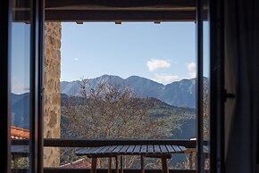 Parnassus Woodstone Chalet