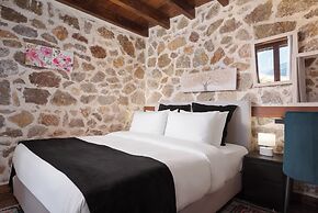 Parnassus Woodstone Chalet